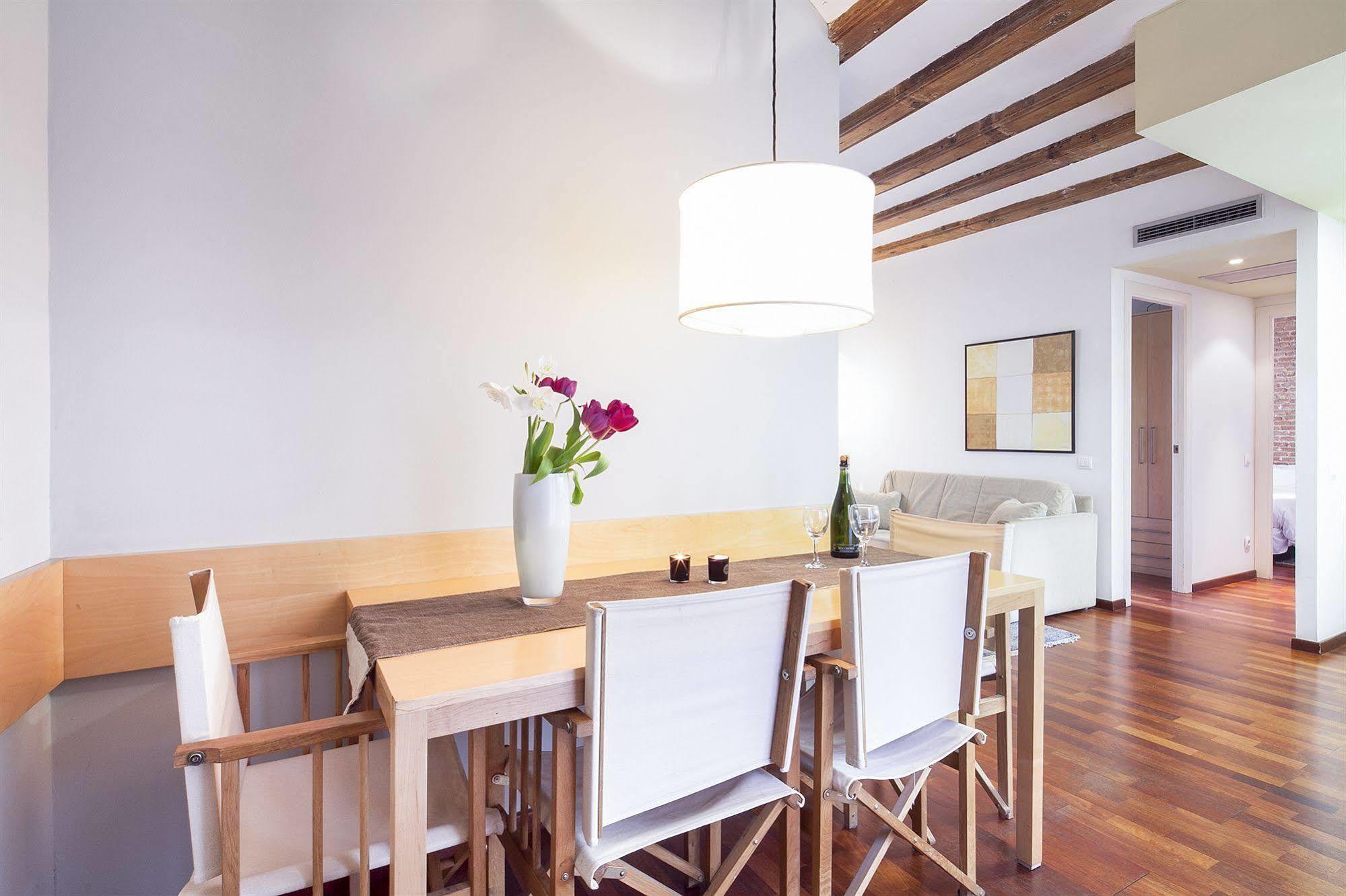 Inside Barcelona Apartments Esparteria Luaran gambar