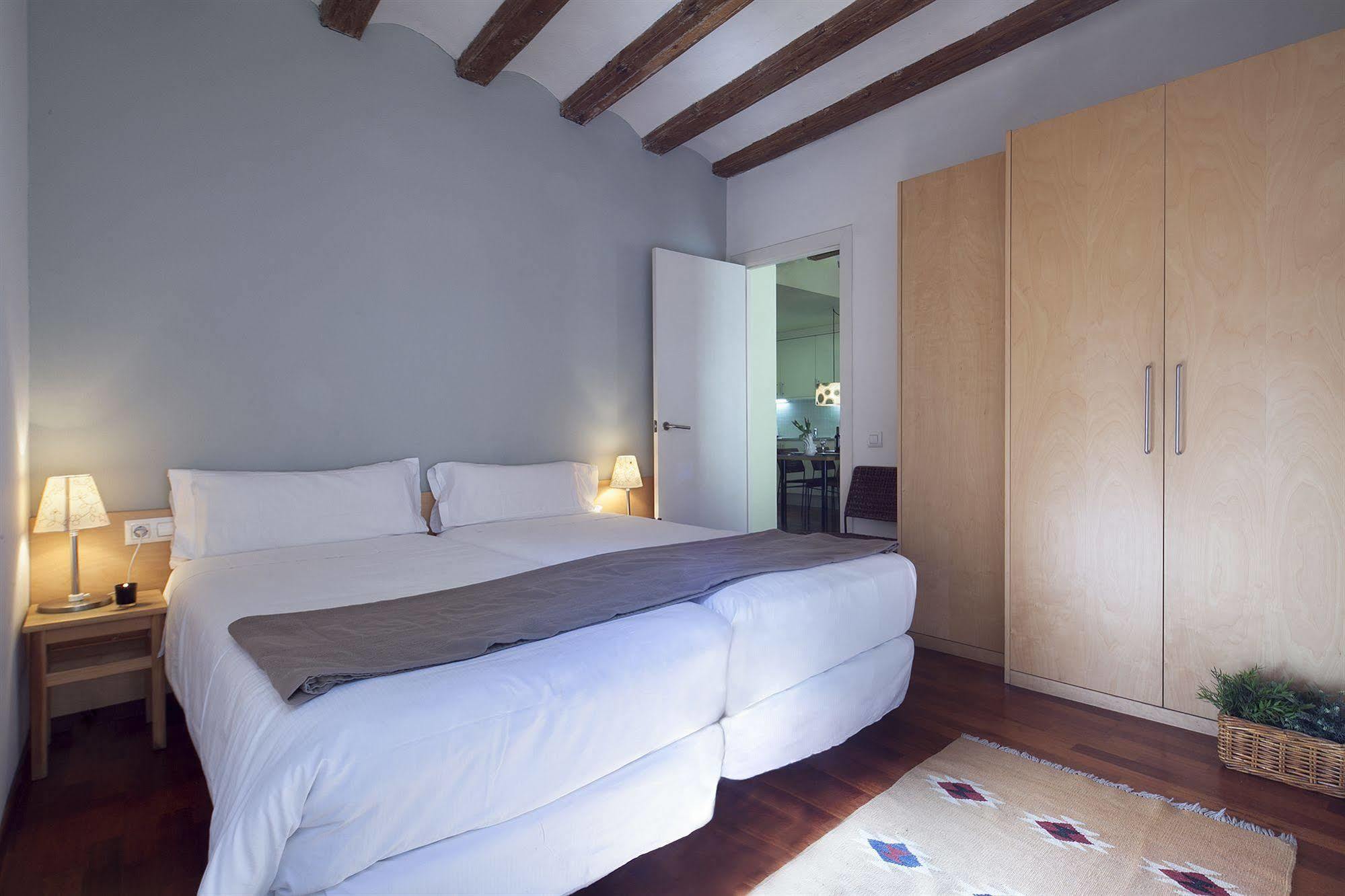 Inside Barcelona Apartments Esparteria Luaran gambar